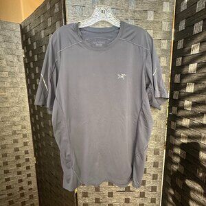 Arc'teryx Training Short Sleeve Shirt - M's Large Navy Blue